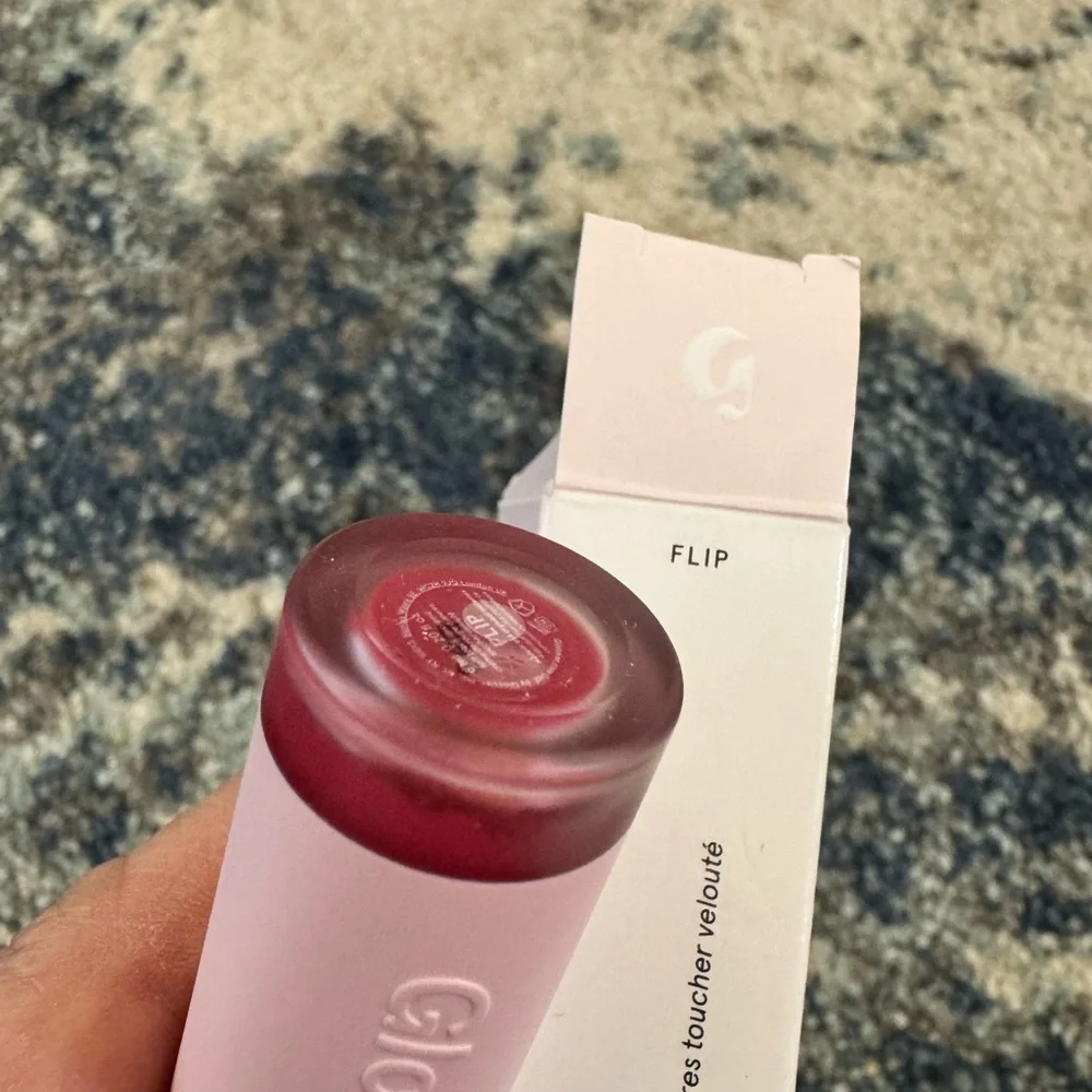 Glossier G Suit Soft Touch Lip Crème in Flip